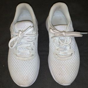 Nike Tanjun sneakers